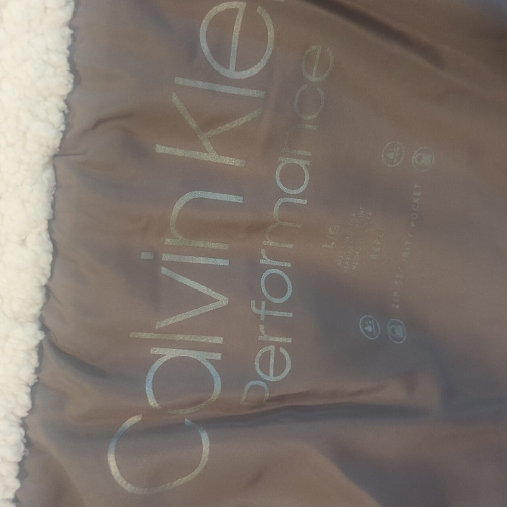 Brand new Calvin Cline Puffer Vest - Picture 11 of 11